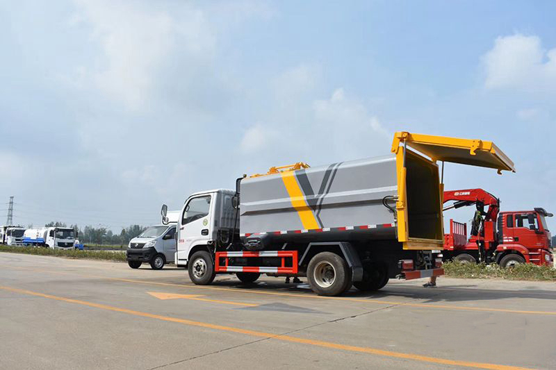 東風(fēng)D6藍(lán)牌7方側(cè)裝壓縮垃圾車