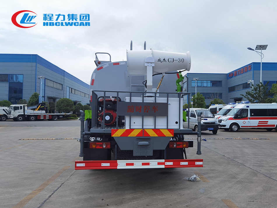 12-15方東風(fēng)專(zhuān)底灑水車(chē)