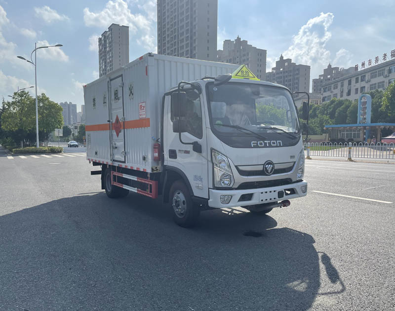 福田奧鈴4米1易燃?xì)怏w廂式運輸車
