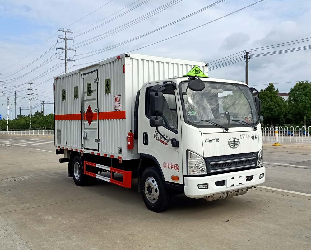 解放虎VN 4米1易燃?xì)怏w廂式運輸車