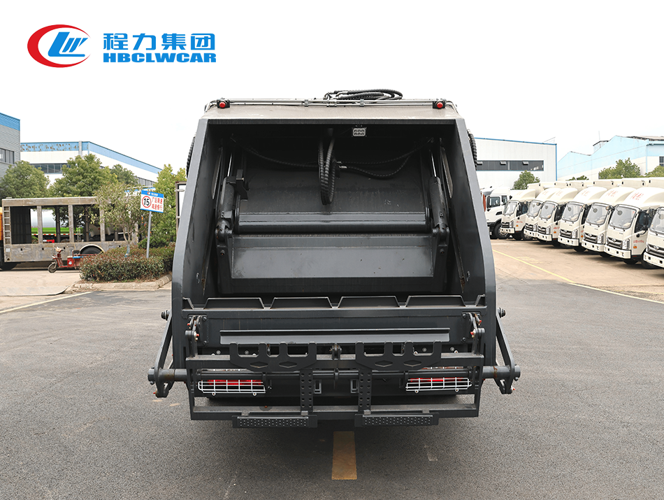 東風(fēng)多利卡D7 9方壓縮垃圾車