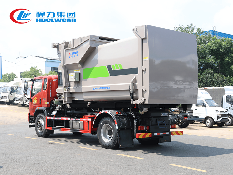 重汽豪曼勾臂垃圾車