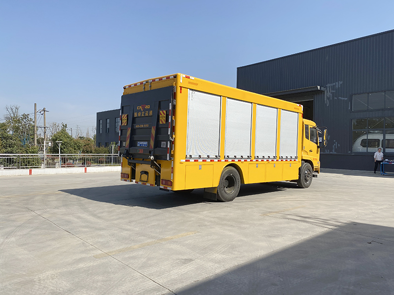 東風天錦裝備車